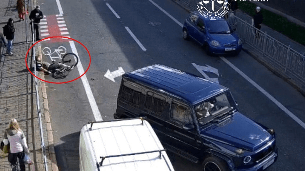 Напад на велосипедиста в Києві: водій Mercedes отримав домашній арешт