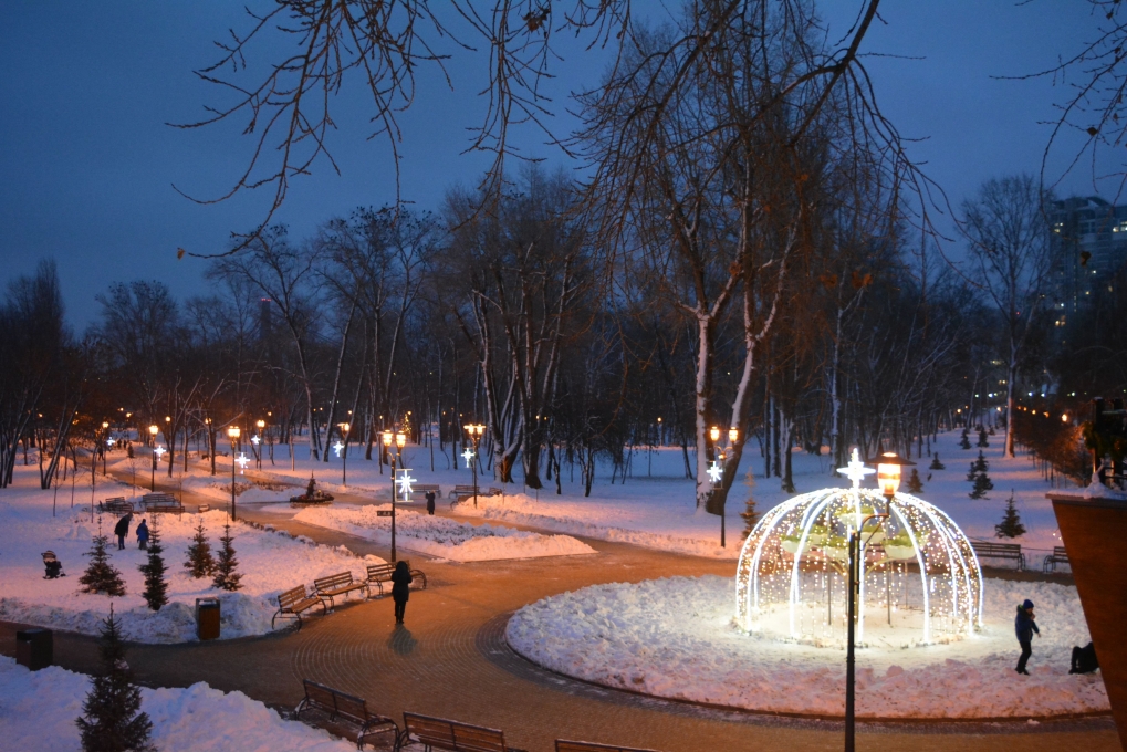 Парк Наталка у фото: простір відпочинку на березі Дніпра