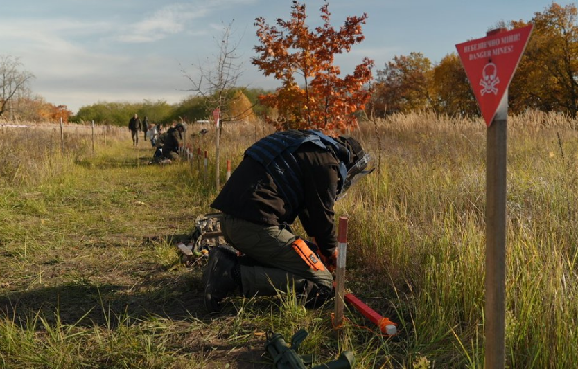У Києві ветерани завершують перший курс з гуманітарного розмінування